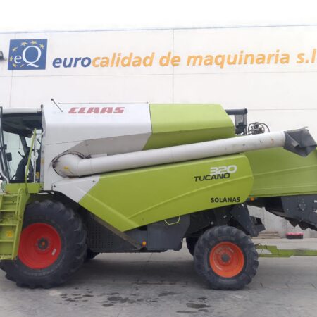 COSECHADORA CLAAS TUCANO 320 CORTE Y CARRO PORTACORTE